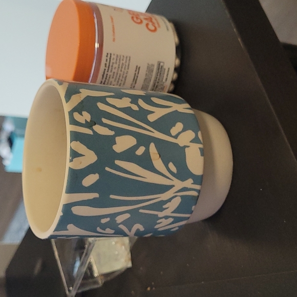 Whi - Picture 1 of 1